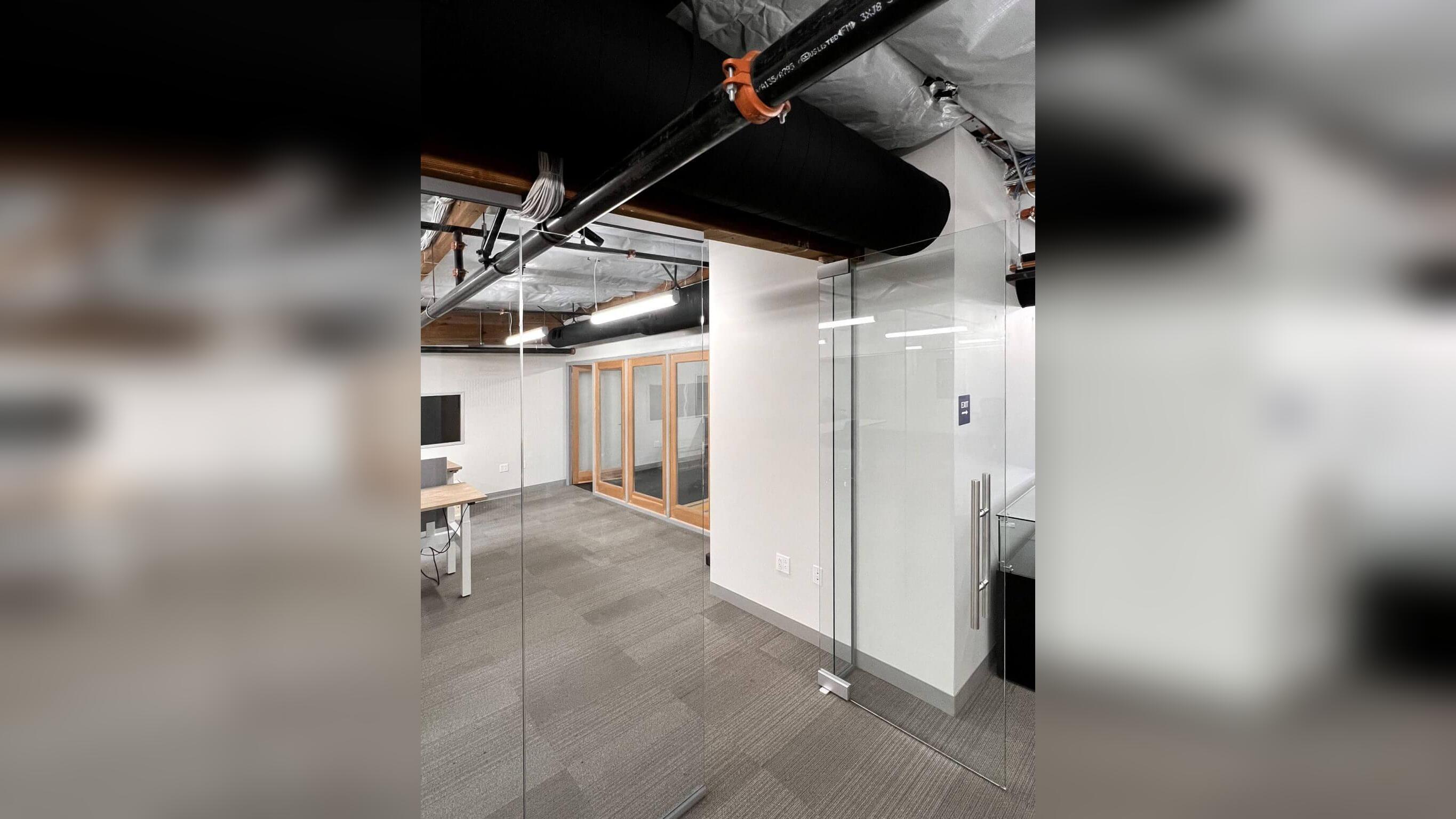 Frameless Partitions – Swing Doors